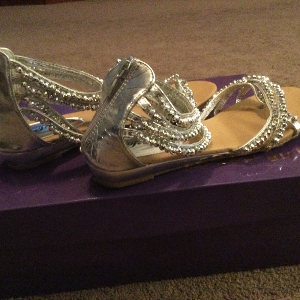 Traffic silver sandals